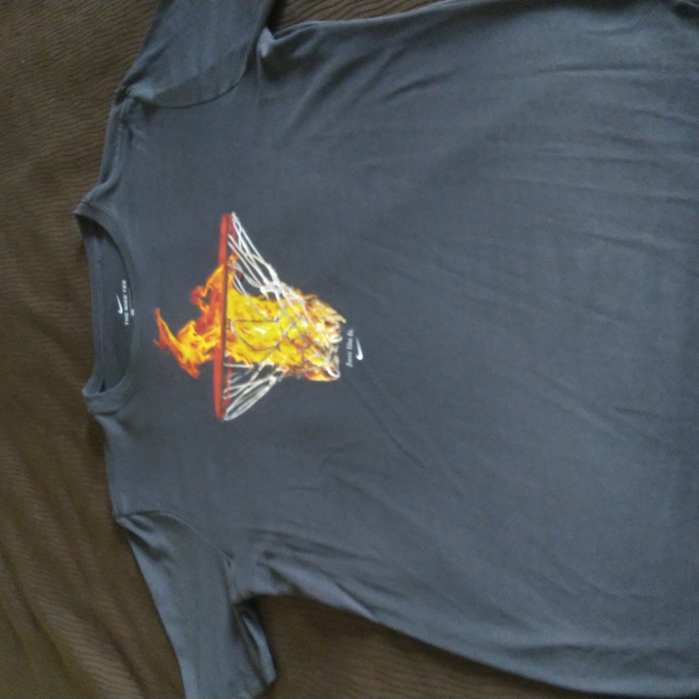 Nike t shirt